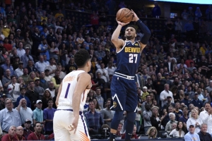 穆雷生涯对阵太阳20胜5负 胜率为对阵太阳25+次球员中最高