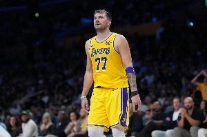 Shams：东契奇左手手指扭伤及左腿下部挫伤 至少缺阵一周