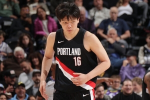 拓记:可能杨瀚森夏联打得好 人们对他有了不切实际的想法 拓记:可能杨瀚森夏联打得好 人们对他有了不切实际的想法