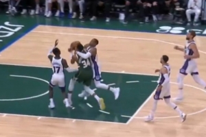 凶悍拦截！字母哥快攻中被威少直接暴力拉抱 裁判没有升级判罚